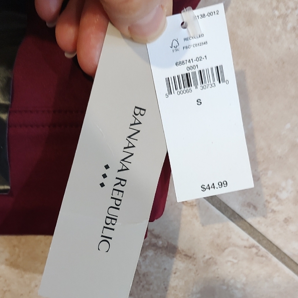 Banana Republic Women's Dark Red / Raspberry Wine Tank Top (#B1014) - Picture 4 of 6